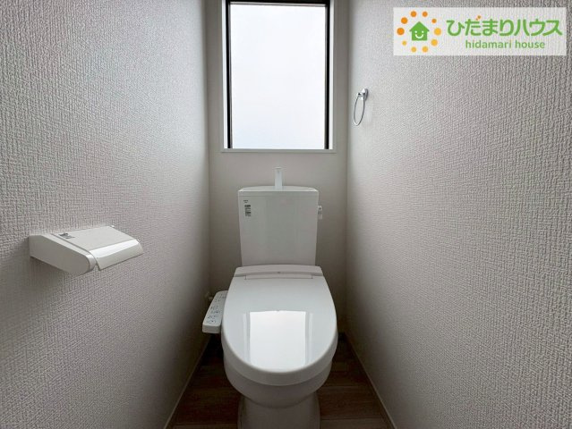 日立市東町3期　新築戸建　2号棟のトイレ|トイレは1F、2F共に完備！取り合いになることがありませんね(^^)/