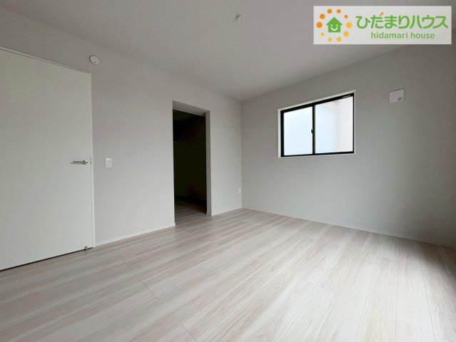 日立市東町3期　新築戸建　2号棟の寝室|大きなベッドを置いても余裕の広さの主寝室♪♪