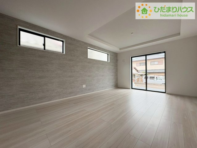 日立市東町3期　新築戸建　2号棟の居間・リビング|お子様が元気に遊べる広々としたリビングです。