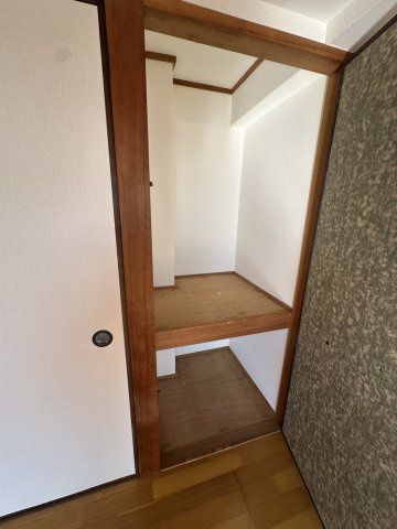 佐賀市木原２丁目の賃貸マンションの収納