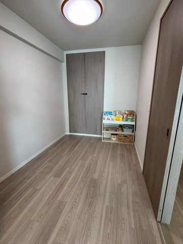 サンメゾン新金岡レジデンシャルの洋室