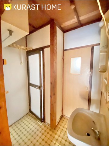 向日市鶏冠井町東井戸　貸家の洗面所