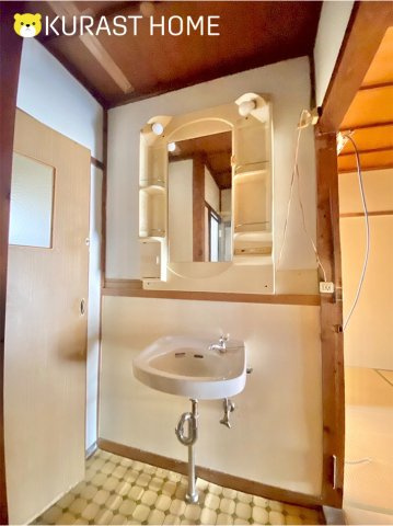 向日市鶏冠井町東井戸　貸家の洗面所