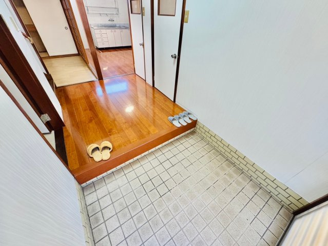 広畑区吾妻町戸建ての玄関