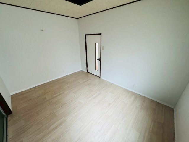 広畑区吾妻町戸建ての洋室