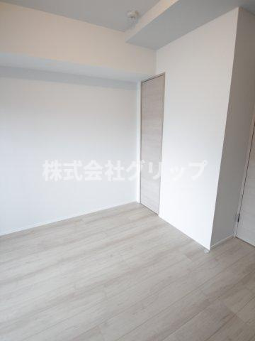 LEXE横濱関内の洋室