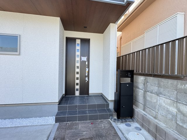 市川市本北方１丁目新築戸建【北方小学校：7分】のエントランス|エントランス・玄関ポーチ