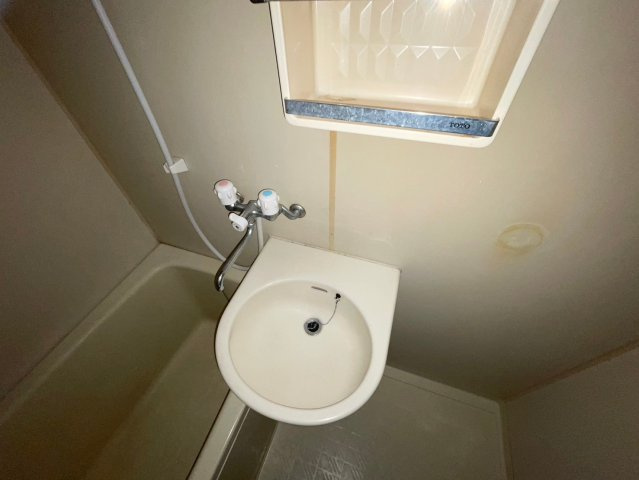 第二ハイツ中山の洗面所