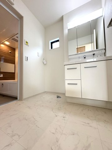 The Shonan Balance –海と街の中間に暮らす家 –の独立洗面台