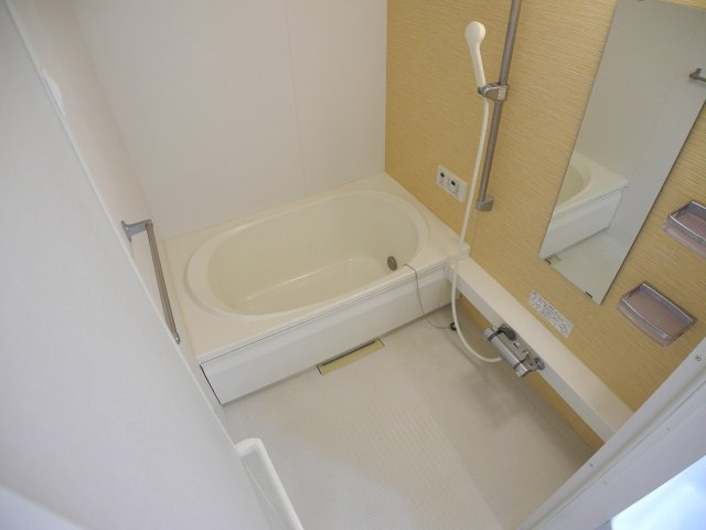 シャーメゾンOregonの浴室|※室内画像は別号室のもの