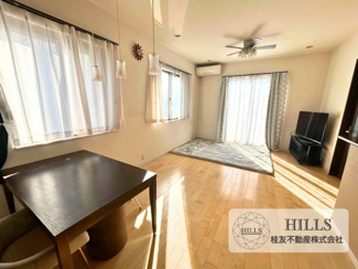 【居間・リビング】 | 流山市前ケ崎　中古戸建 | お住い探しは地域密着４０年のHILLS桂友不動産にお任せください！お客様に寄り添った対応を心がけております。ご都合に合わせて時間外対応も可能です！