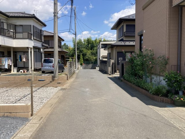 Blooming　Garden深谷市上野台2期の前面道路含む現地写真