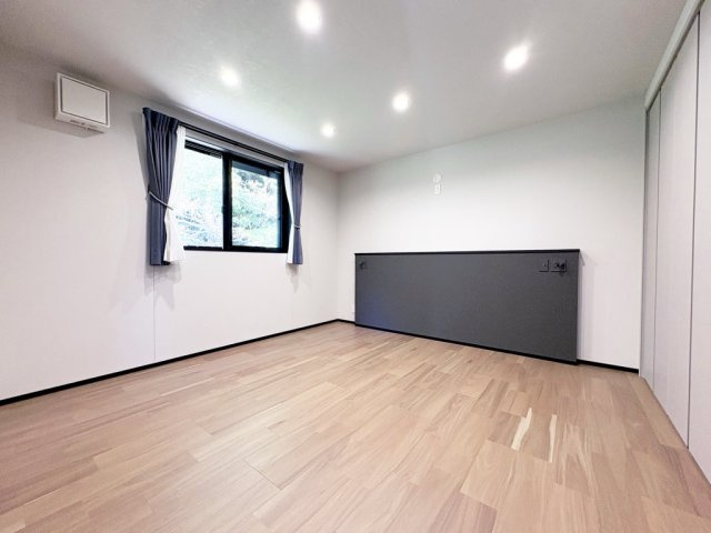 海南市大野中10号棟の洋室