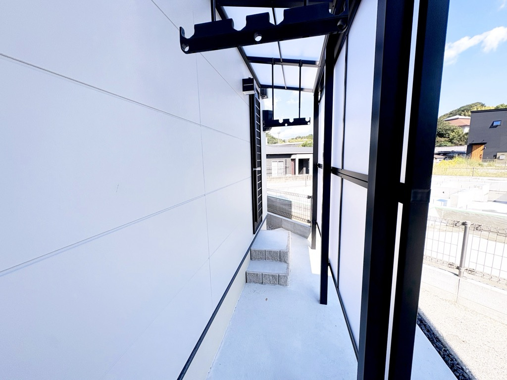 海南市大野中10号棟のその他|テラス