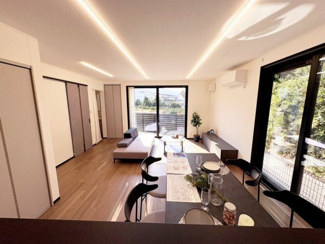 海南市大野中10号棟の居間・リビング