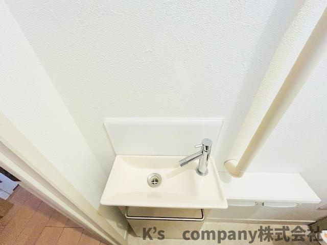 ◎茅ヶ崎市出口町　中古戸建のトイレ|トイレの洗面スペース◇