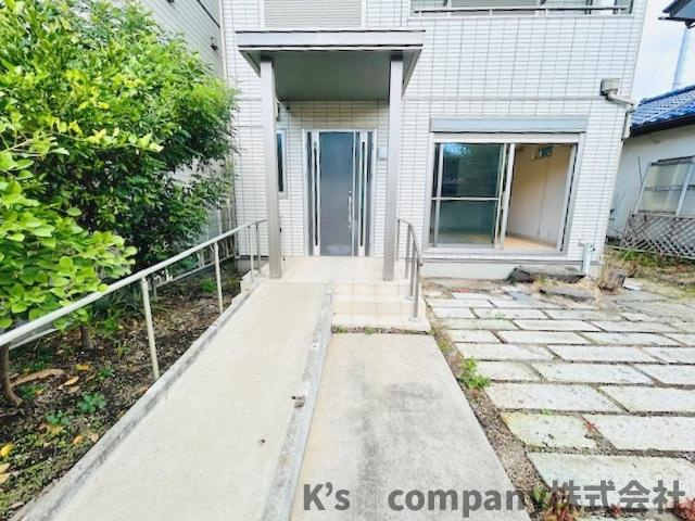 ◎茅ヶ崎市出口町　中古戸建の庭|玄関までのアプローチ♪