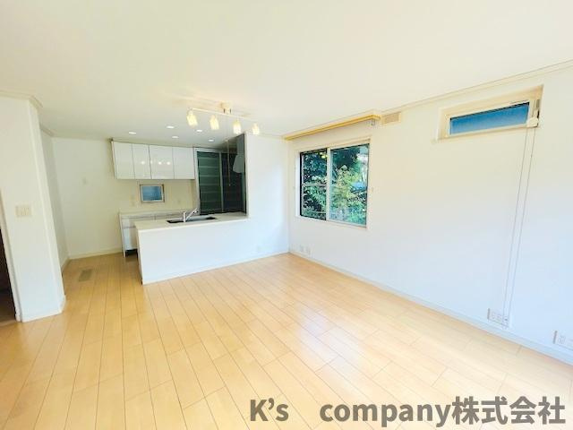 ◎茅ヶ崎市出口町　中古戸建の居間・リビング|ダイニングスペース◇家具の配置がしやすい間取りです♪