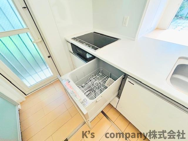 ◎茅ヶ崎市出口町　中古戸建のキッチン|食器洗い乾燥機付きで家事の時短に役立ちます☆