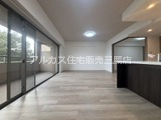 アデニウム吉祥寺 の居間・リビング