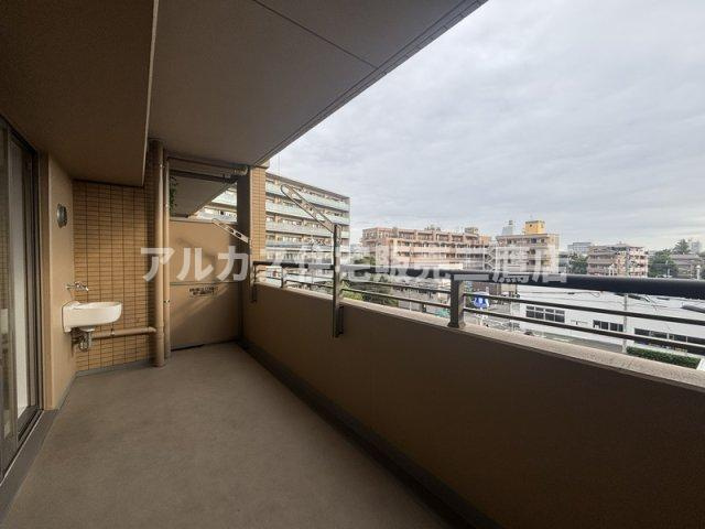 アデニウム吉祥寺 のバルコニー