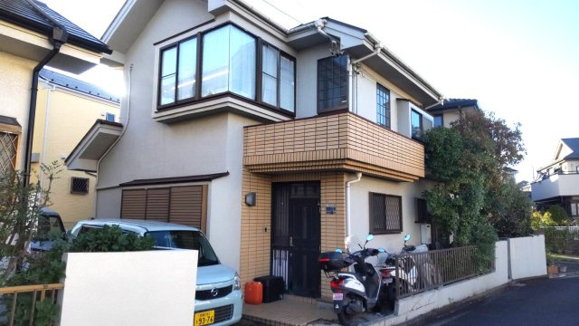 平塚市岡崎・中古戸建の外観|カースペス付きの中古戸建♪2台駐車可能です♪