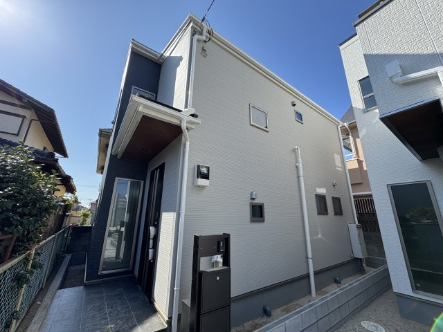 市川市本北方１丁目新築戸建【北方小学校：7分】の外観|2号棟外観・完成済み内覧可能です！