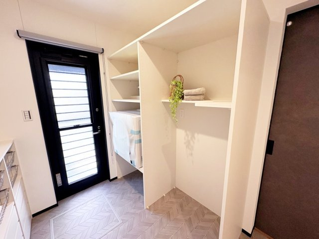 海南市大野中３号棟のその他|ランドリールーム