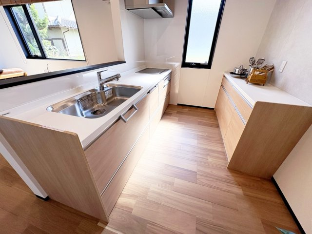 海南市大野中３号棟のキッチン