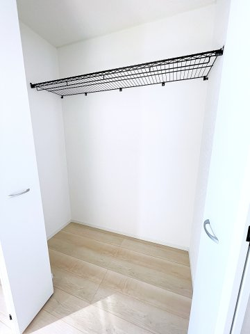 新築戸建・新築建売　西郷村米堀川向＜耐震+制震＞米小・西郷一中の収納|棚付きクローゼットは衣類だけでなくバッグや帽子も綺麗に収まる収納力が魅力です！