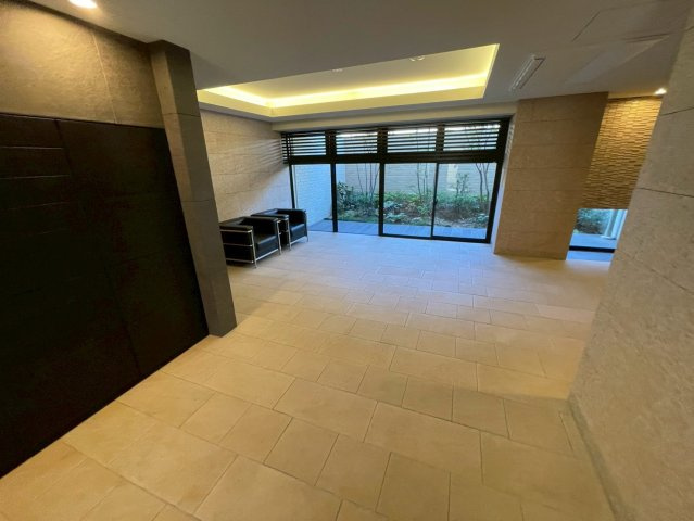 ワコーレ芦屋レフィーナのロビー