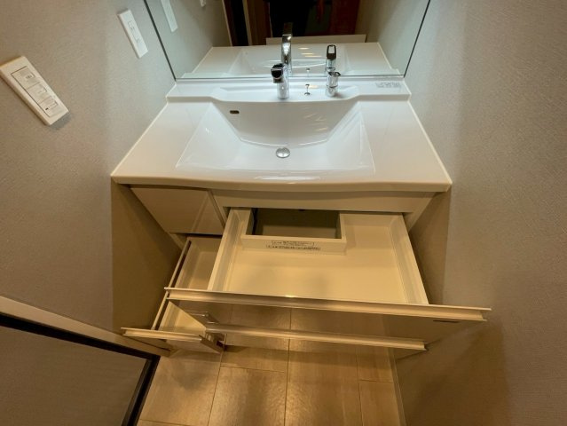 ワコーレ芦屋レフィーナの洗面所