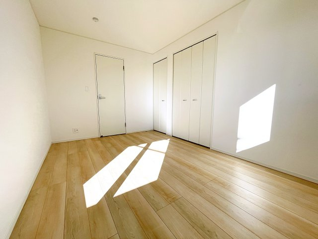 新築戸建・新築建売　西郷村米堀川向＜耐震+制震＞米小・西郷一中の洋室|光と風をしっかり取り込める2面採光の洋室！心地よい暮らしを実現できます！