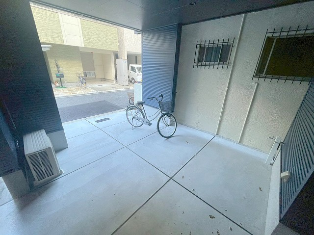 東三国5丁目貸家の駐車場