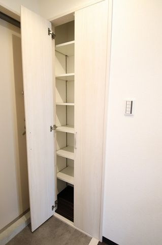 ラトナスの玄関|玄関収納も豊富です♪