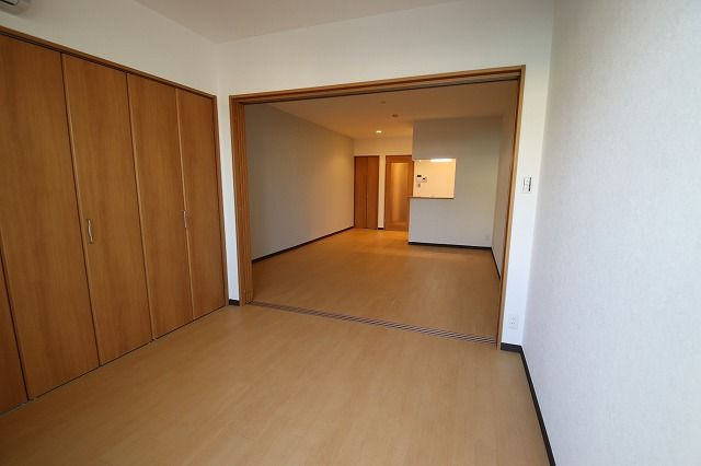 ラトナスの寝室|風通しも良い寝室です☆