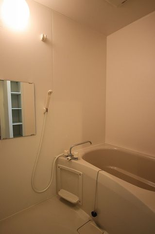 ラトナスの浴室|きれいなお風呂です♪