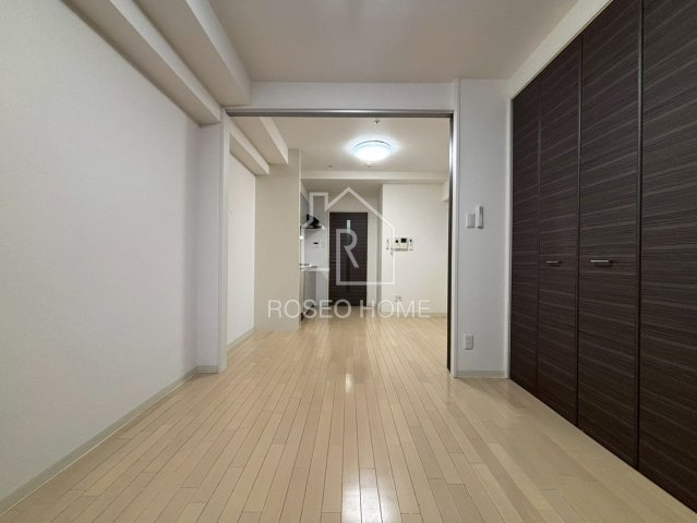 レジディア京町堀の洋室