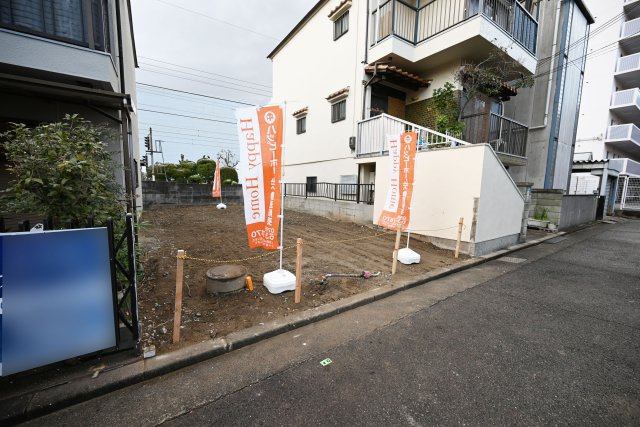 尼崎市塚口本町７丁目建築条件付き土地の前面道路含む現地写真|現地（2025年11月）撮影