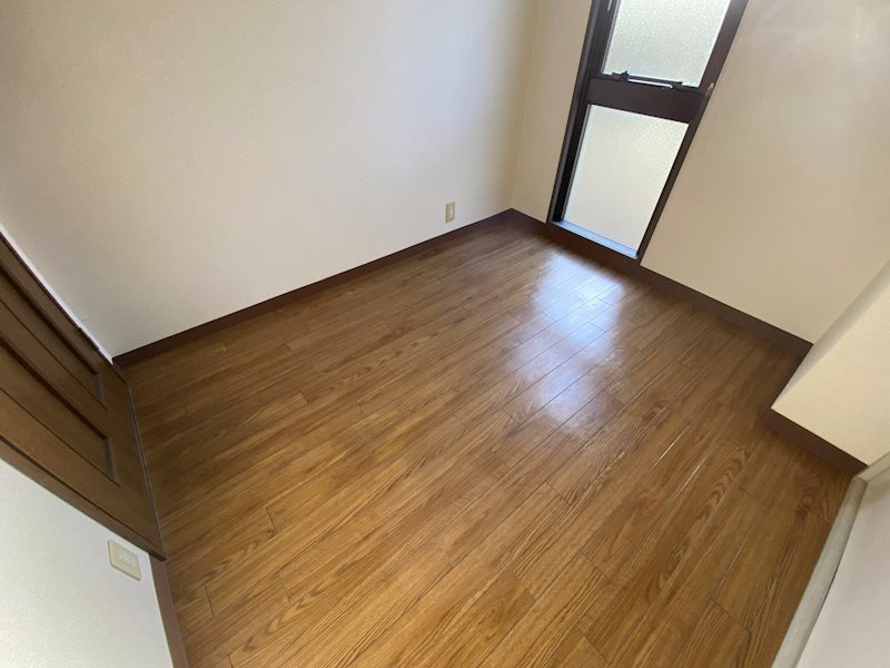 ランテージ神戸花隈の洋室