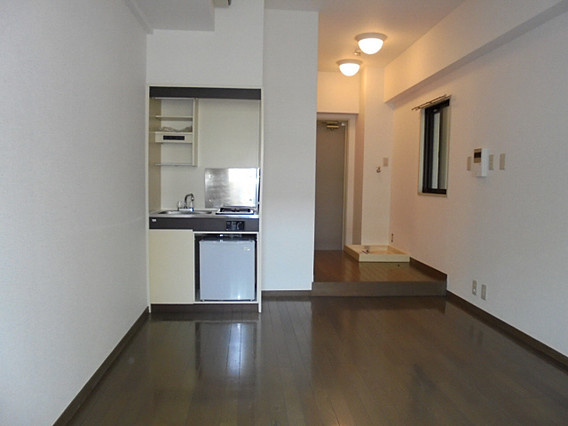 ロマネスク御影の居間・リビング