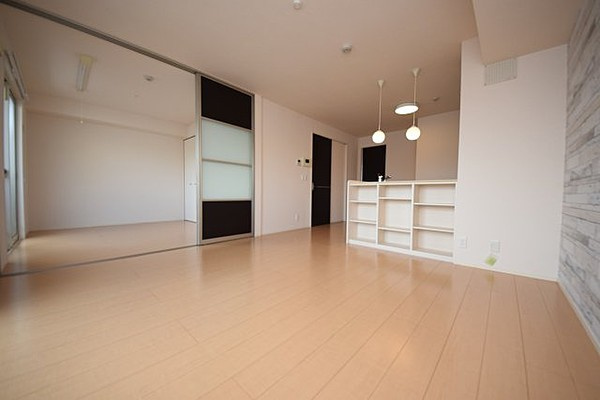 ノーベル岩屋の居間・リビング