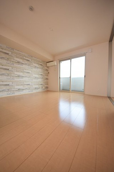 ノーベル岩屋の洋室