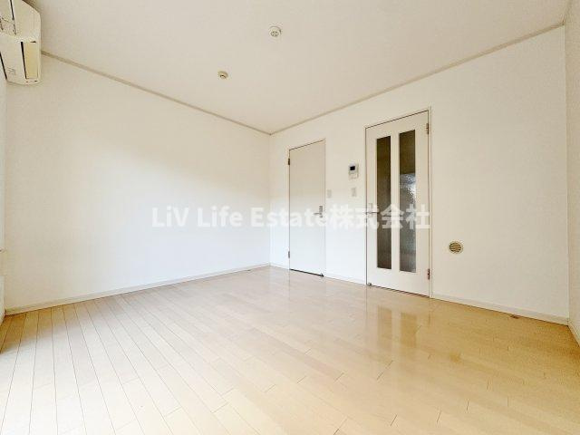 西東京市新町６丁目のアパートの居間・リビング