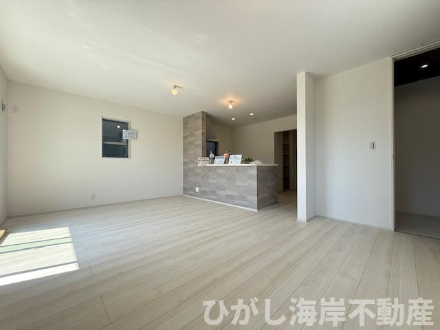 茅ヶ崎市萩園　新築戸建　全3棟の居間・リビング|17.5帖　LDK