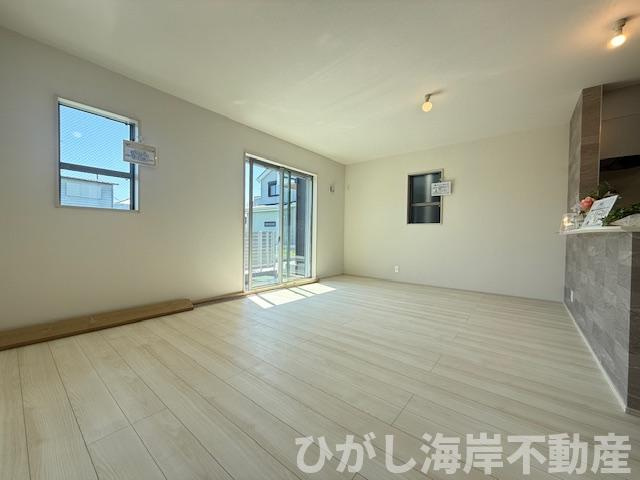 茅ヶ崎市萩園　新築戸建　全3棟の居間・リビング|17.5帖　LDK
