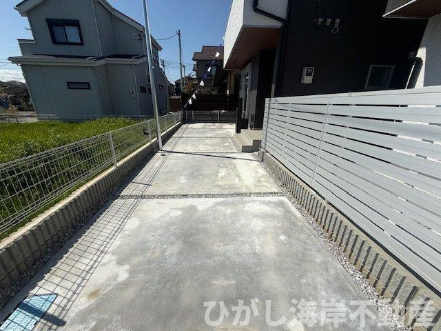 茅ヶ崎市萩園　新築戸建　全3棟の駐車場|駐車スペース