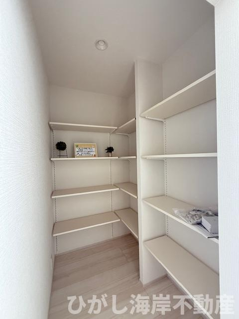 茅ヶ崎市萩園　新築戸建　全3棟の設備|パントリー
