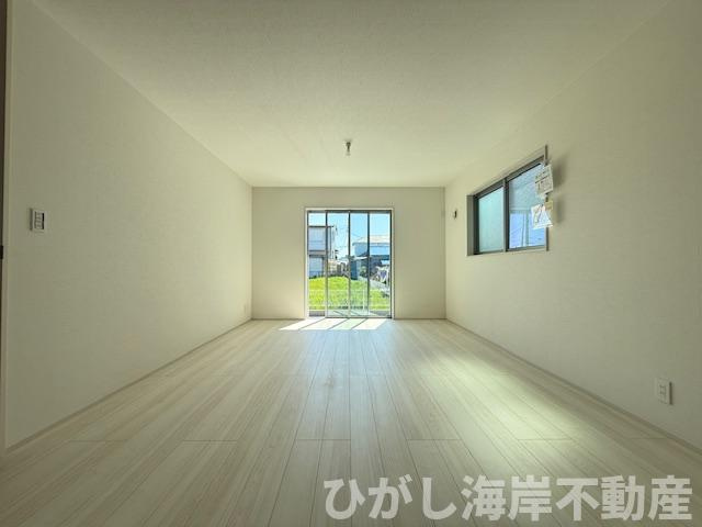 茅ヶ崎市萩園　新築戸建　全3棟の居間・リビング|18帖　LDK