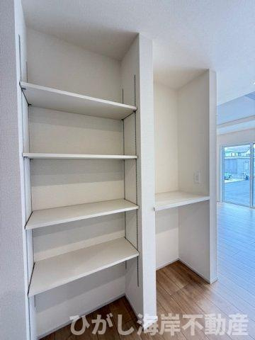 茅ヶ崎市高田３丁目　新築戸建　全2棟の設備|LDK収納スペース